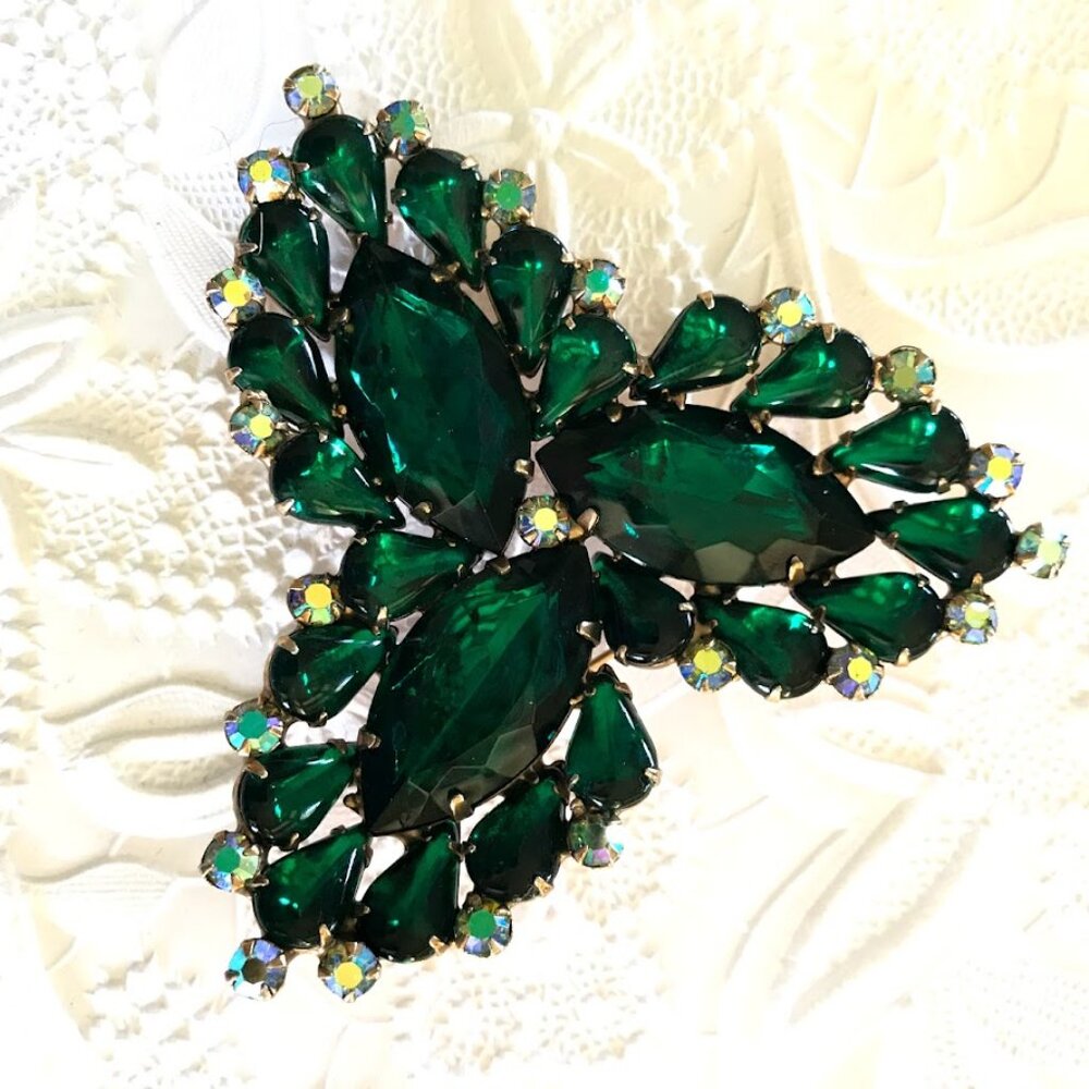 Gorgeous High End GARNE JEWELRY Vintage Dark Green Brooch!